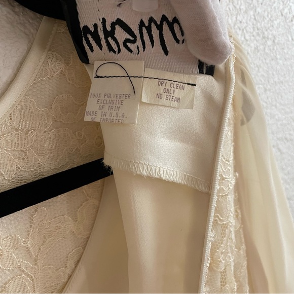 Vintage Úrsula of Switzerland Lace Blouse - Picture 10 of 12